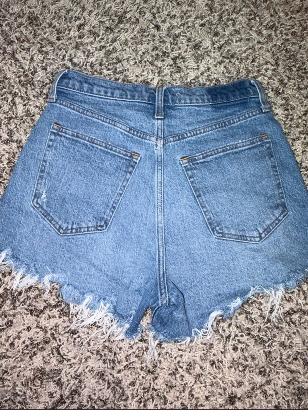 Abercrombie 90’s Relaxed Cutoff Short, High-Rise Blue Denim